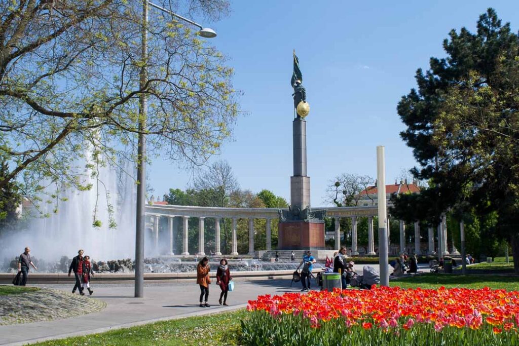 Schwarzenbergplatz Spring, When to Visit Vienna